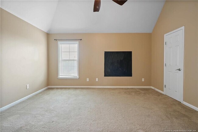 Building Photo - 415 Highgrove Dr