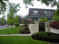 Building Photo - Charming 3BR Condo in Denver