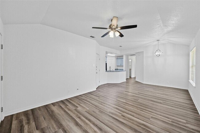 Building Photo - 502 Rockmoor Dr