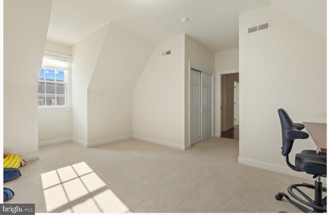 Building Photo - 100 Braebank Ln