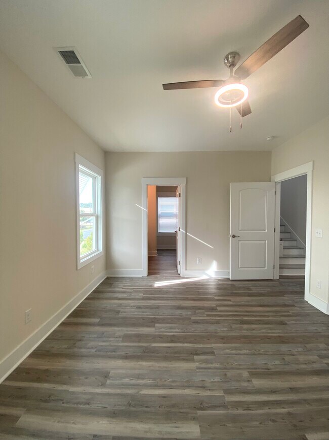 Building Photo - 137 Marblehead Dr