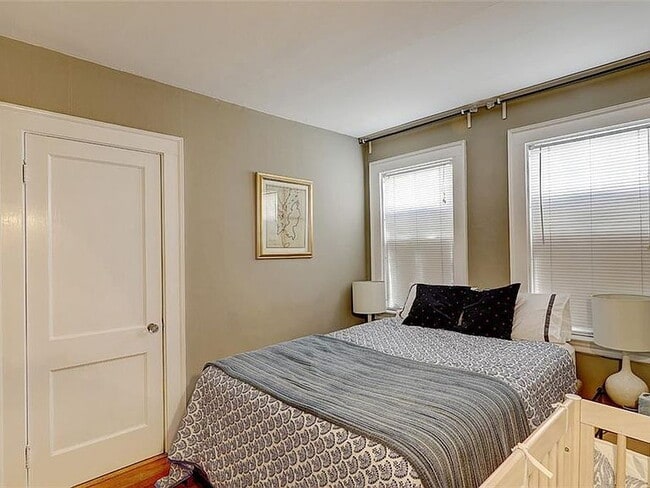 Building Photo - 17 Luzon Ave