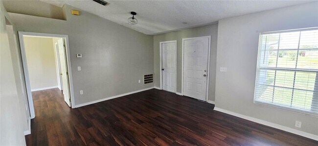 Building Photo - 3175 Victoria Dr