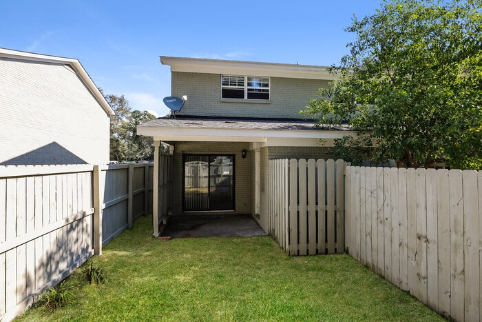 Building Photo - 821 Von Kolnitz Rd