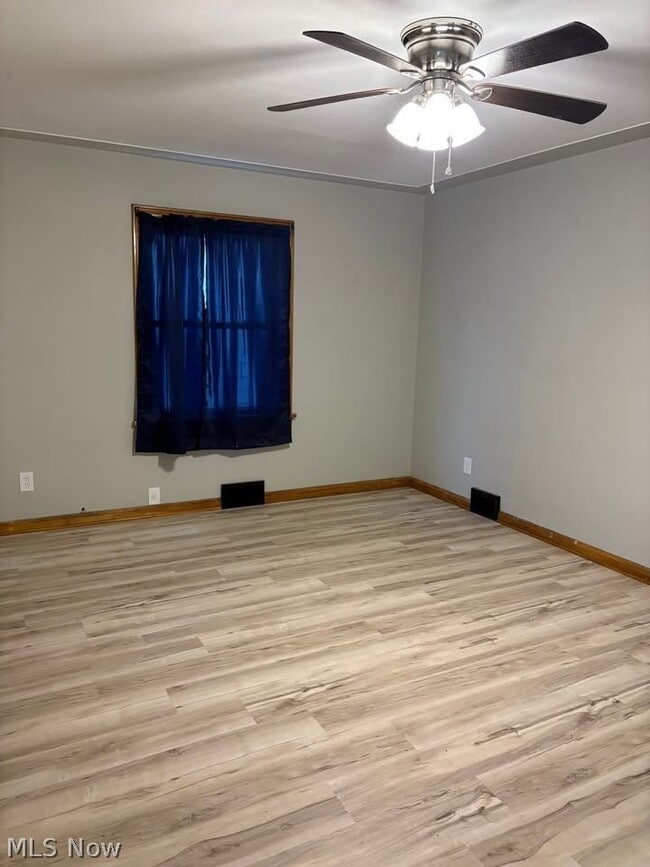 Building Photo - 509 W 24th St