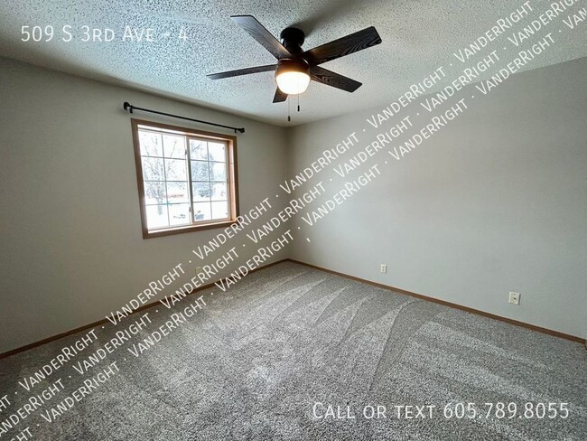 Building Photo - 2 Bedroom With FREE Garage & Large Deck!