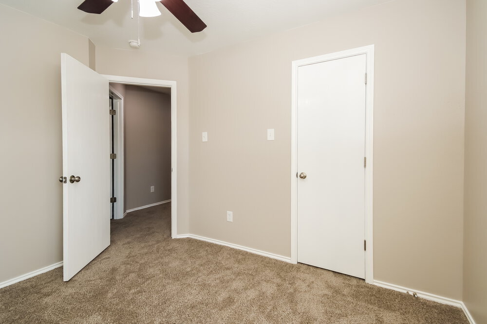 Building Photo - 10005 Sterling Pl Dr