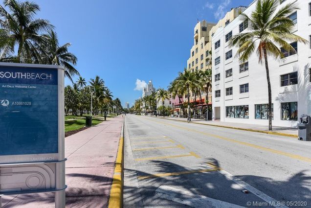 Building Photo - 1357 Collins Ave