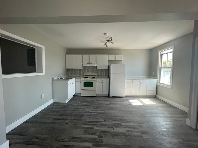 Kitchen - 446 Walnut St