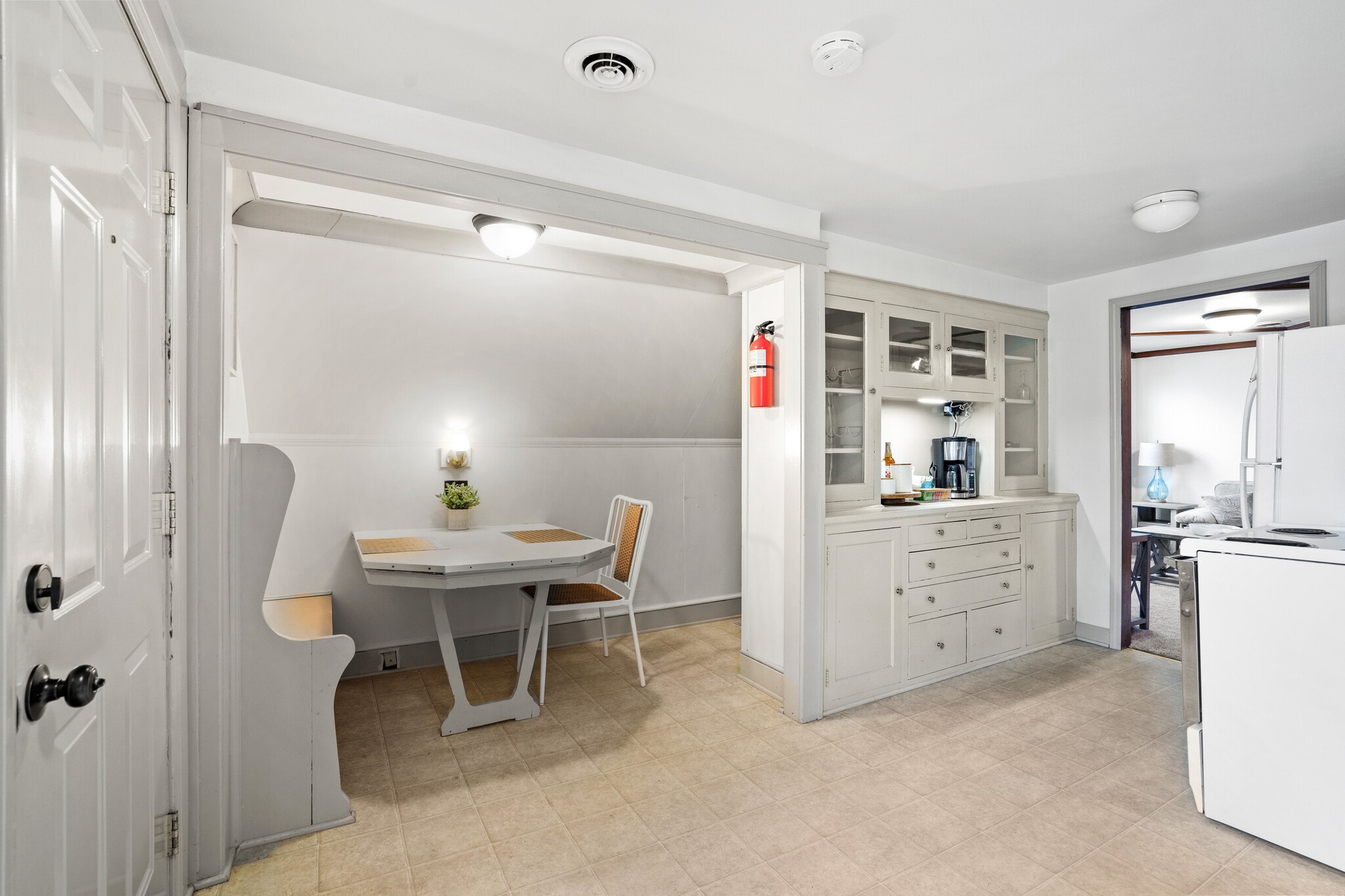 Building Photo - 316A E Burdick Ave