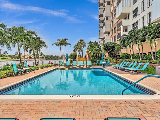 Building Photo - 1150 Hillsboro Mile Apt #1150, Hillsboro B...