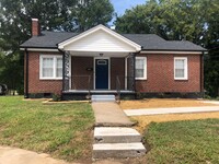Building Photo - AVAILABLE TO SHOW!