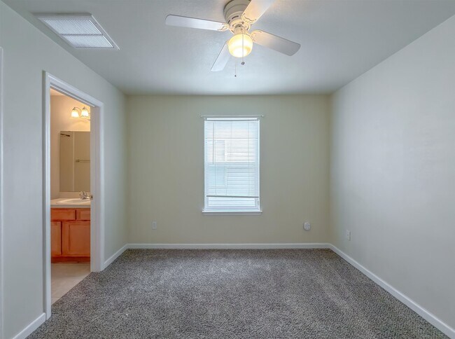 Building Photo - 3271 Sugar Berry Way