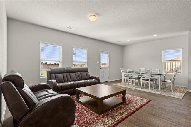 Building Photo - 1296 Teychas Dr