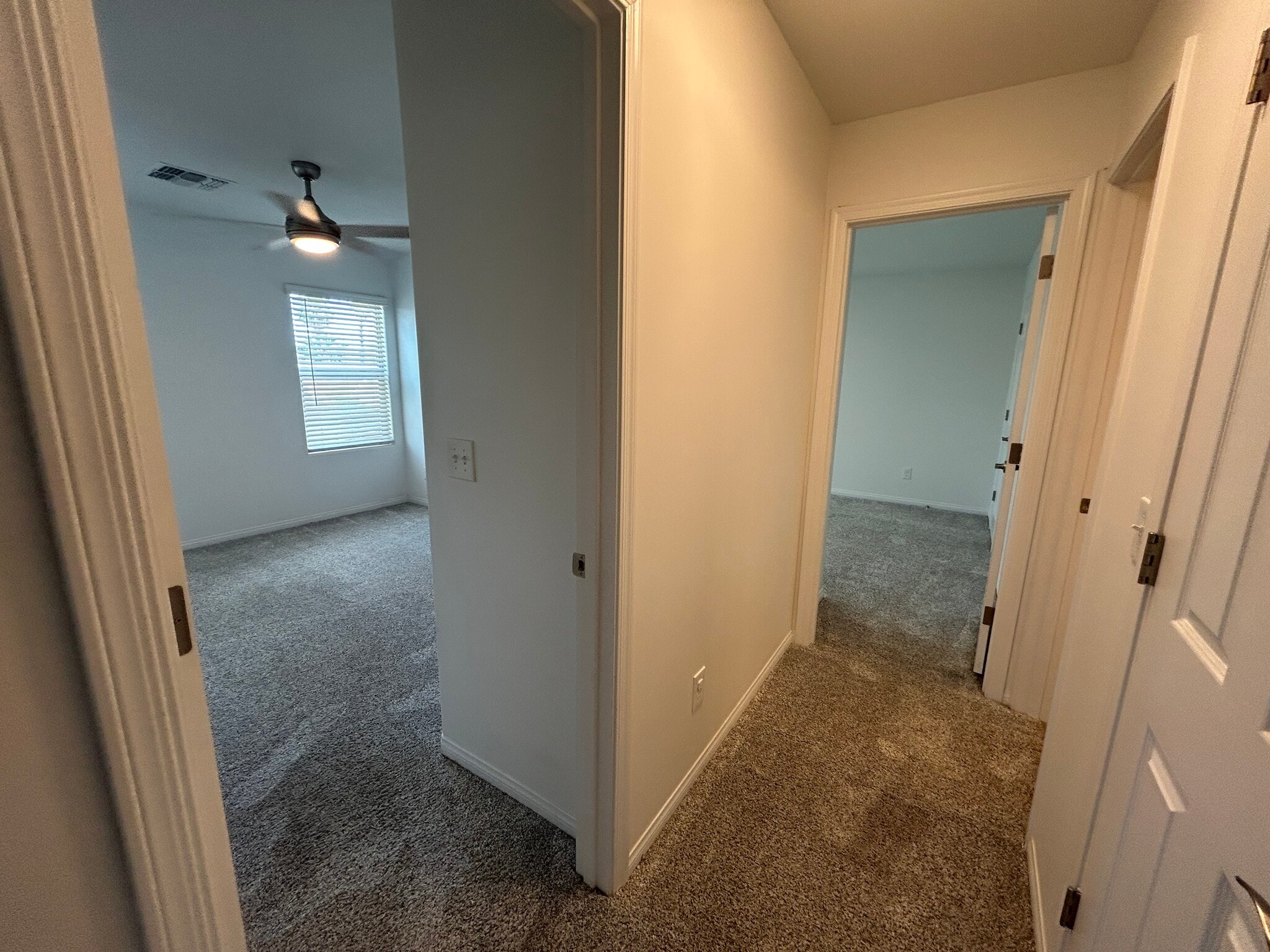 Building Photo - 9208 W Coolidge St