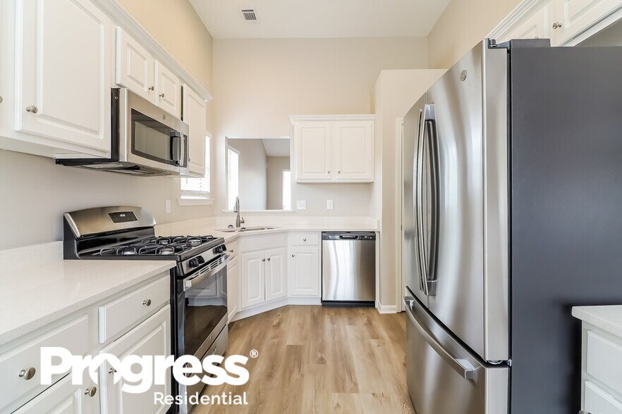 Building Photo - 553 Ransom Way