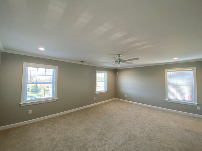 Building Photo - 189 Summerlyn Dr