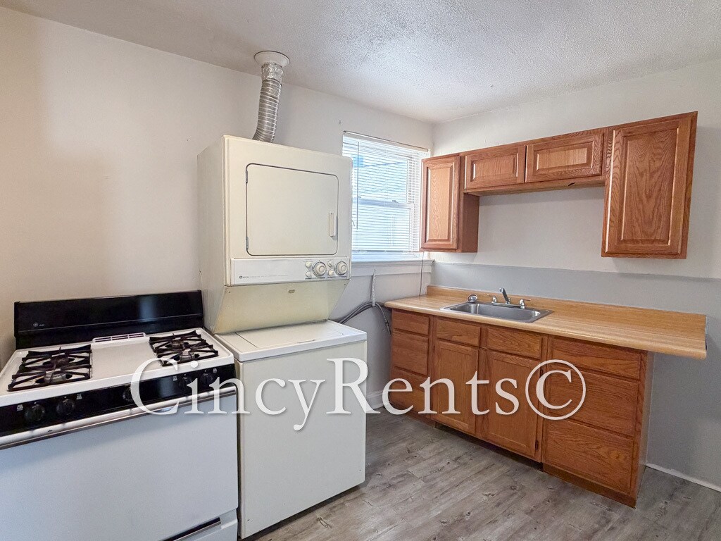 Building Photo - 3540 Columbia Pky