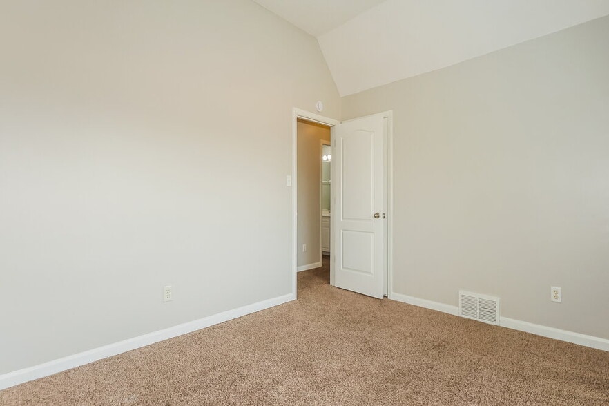 Building Photo - 10076 Sutton Ridge Ln