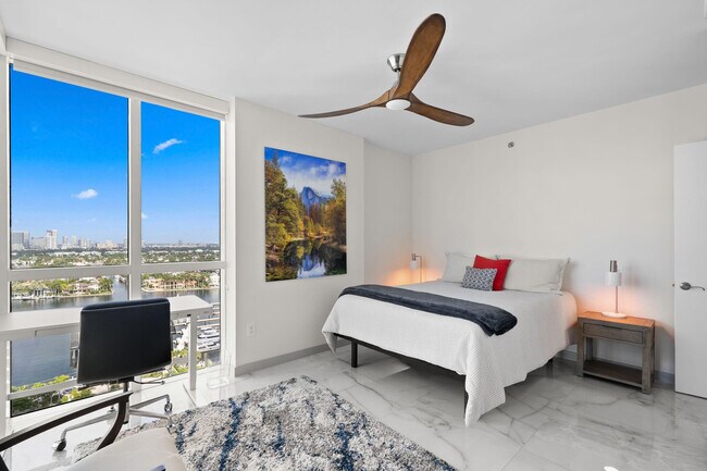 Building Photo - 101 S Fort Lauderdale Beach Blvd