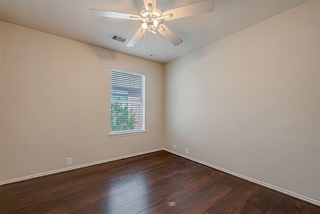 Building Photo - 5910 Spring Sunrise Dr