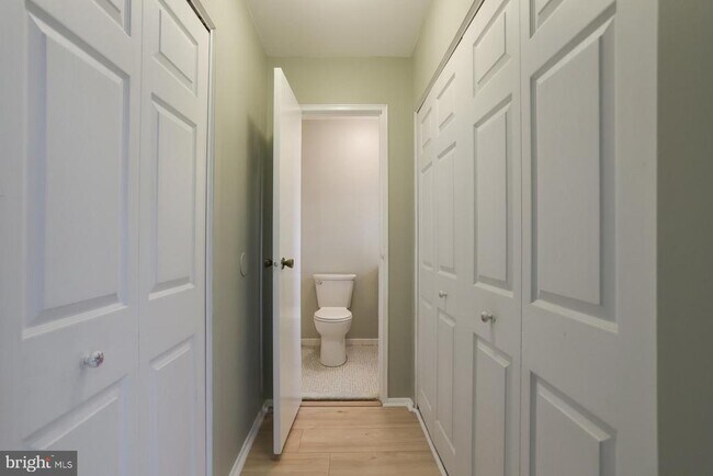 Building Photo - 1940 Arrowood Dr