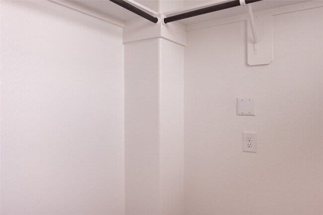 Building Photo - 15607 Buffalo Mdw Ct