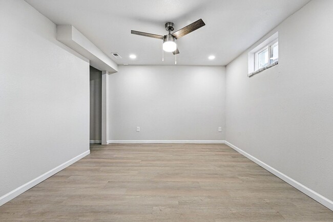 Building Photo - Updated 4-Bedroom Home with Large Backyard...