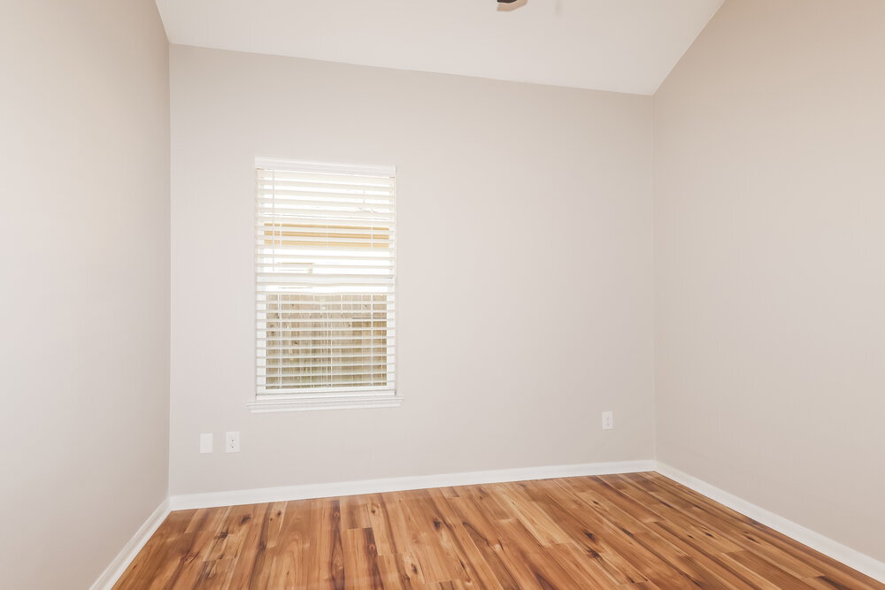 Building Photo - 18415 Sunrise Maple Dr