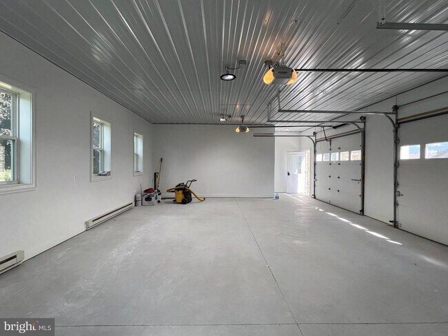 Building Photo - 8358 Woodville Rd