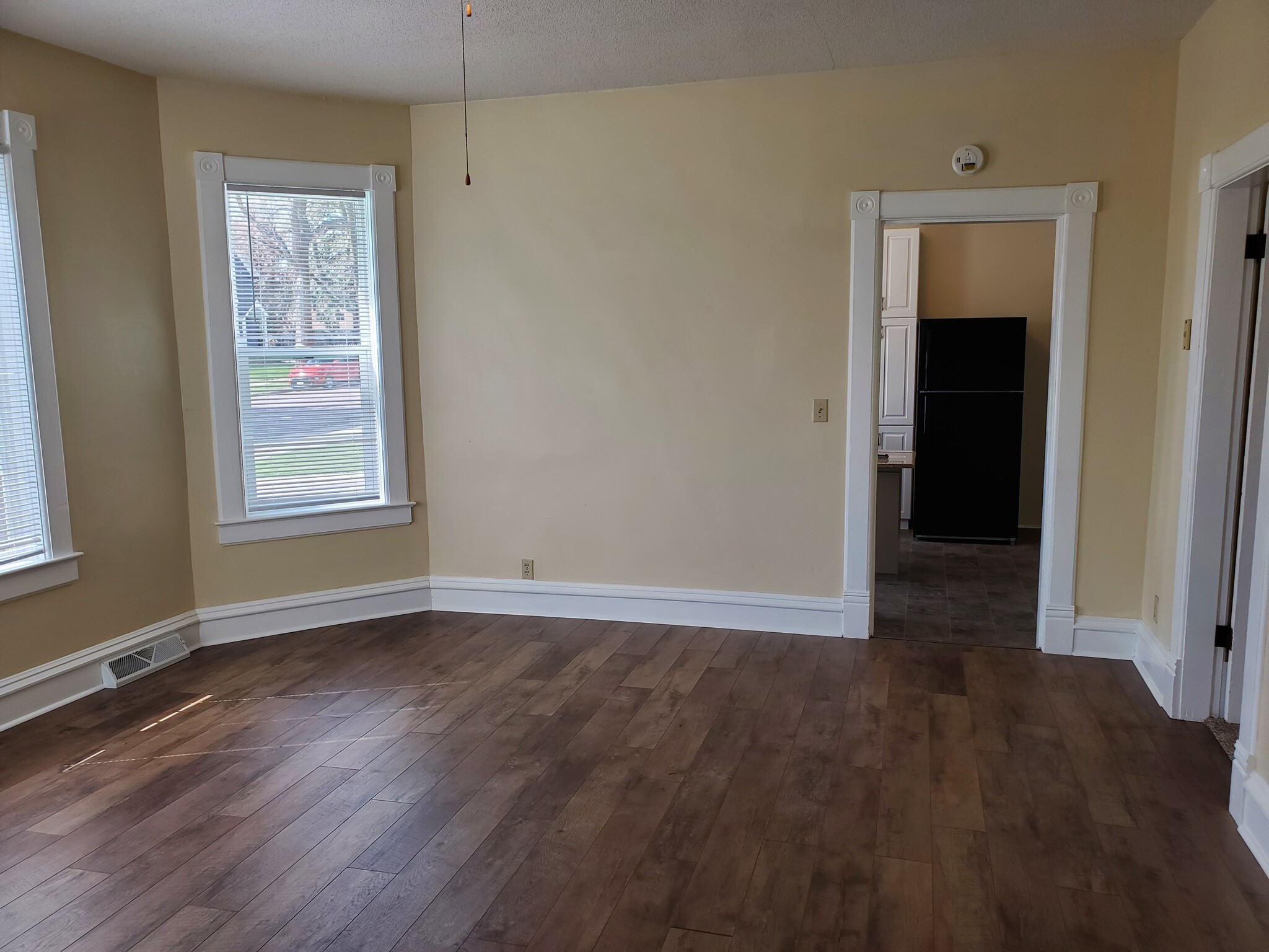 Building Photo - 108 3rd St W