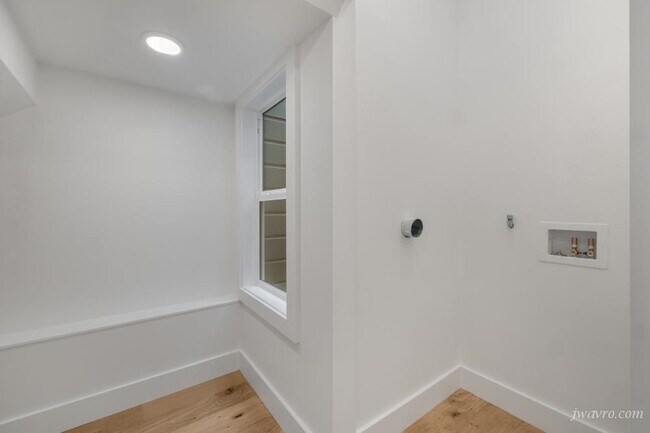 Building Photo - 80 28th St