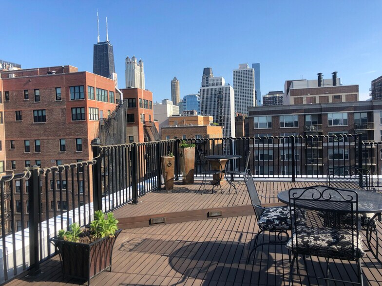 Building Photo - 1339 N Dearborn St