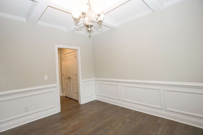 Building Photo - 25 Forrest Dr
