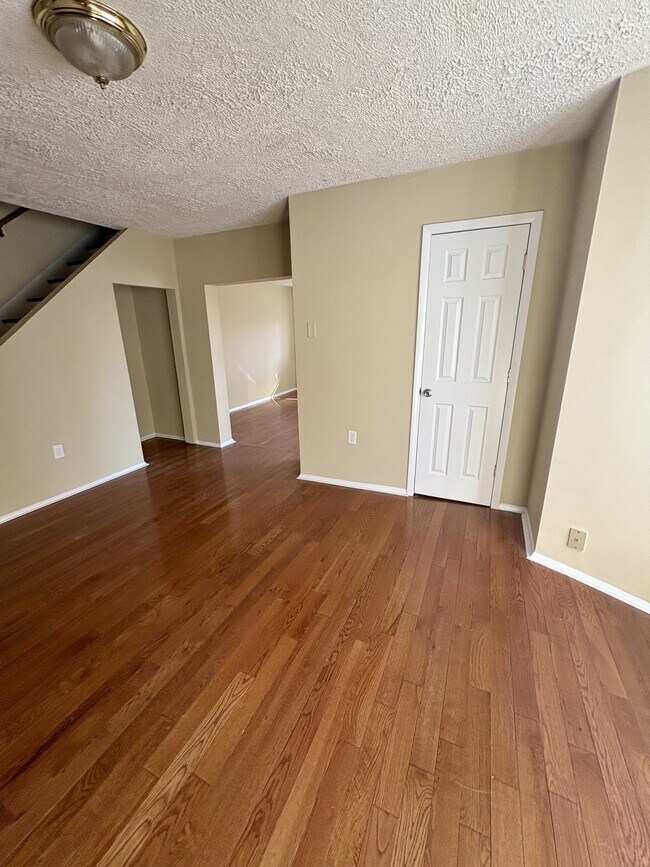 Building Photo - 150 S Sumner Ave