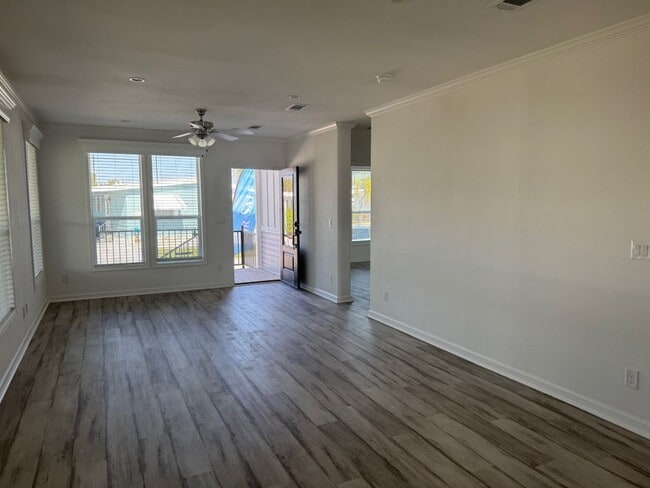 Building Photo - 485 Sandalwood Ln