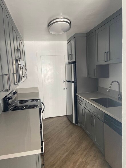 Building Photo - The Claridge Apartments