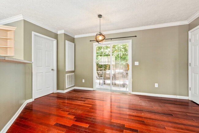 Building Photo - 4264 Live Oak Dr