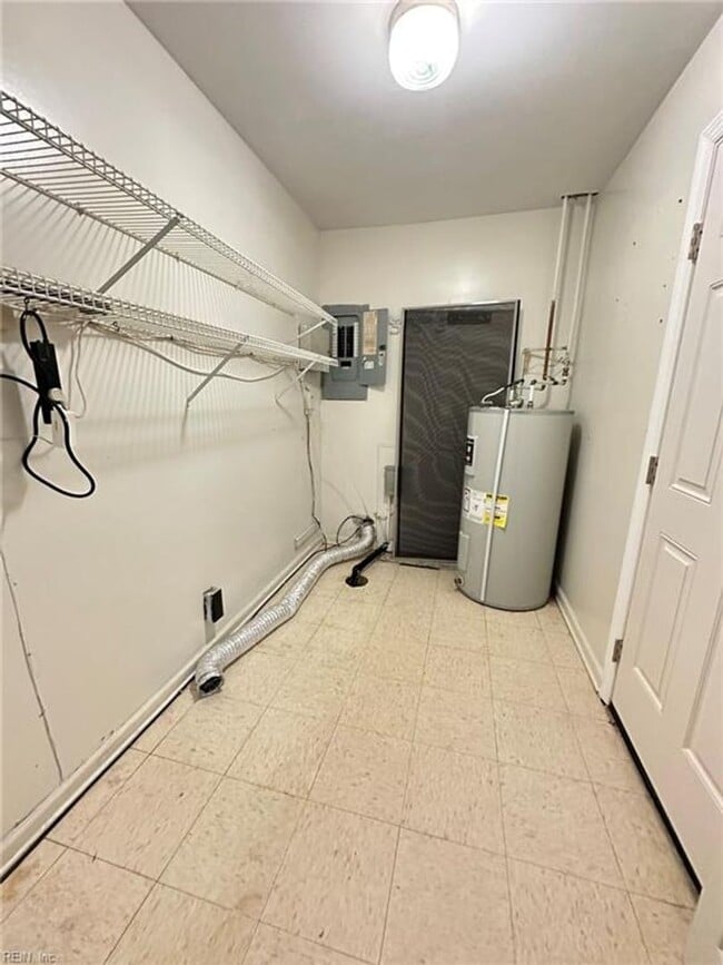 Building Photo - Courthouse Green