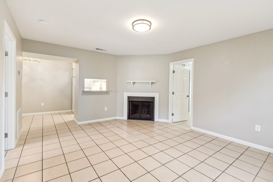 Building Photo - 813 Hammond Manor Dr