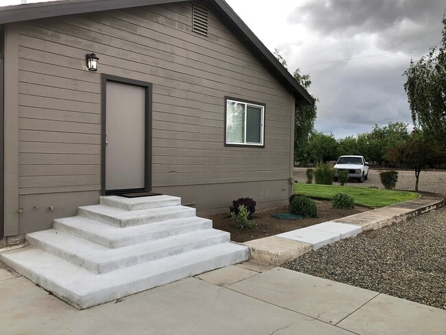 Building Photo - 1980 Sultana Dr