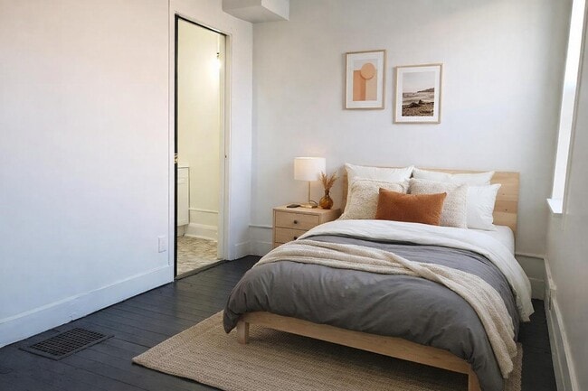 Building Photo - 124 Dawes Ave