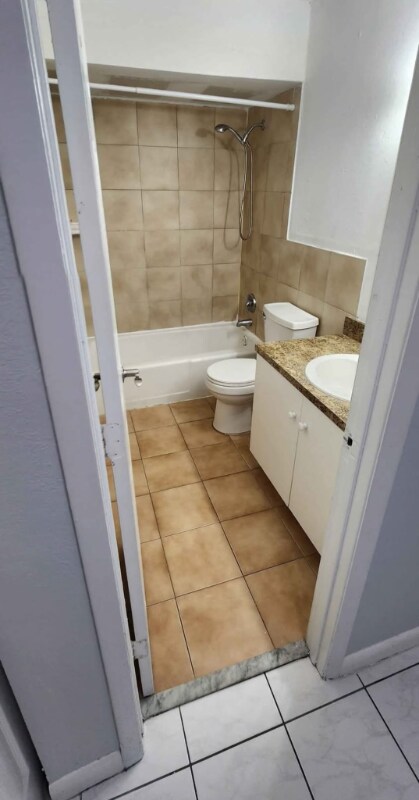 Building Photo - 460 NE 18th Ave