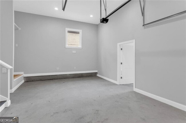 Building Photo - 909 Sunny Meadows Ln