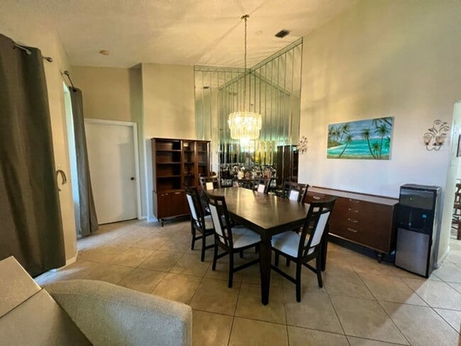 Building Photo - 5258 Europa Dr