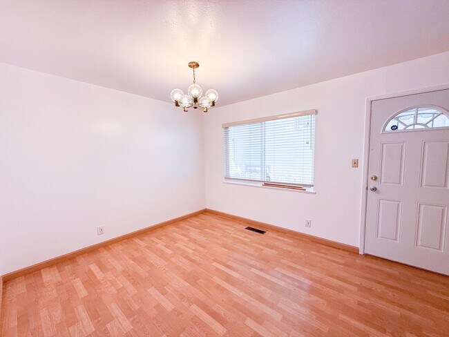 Building Photo - 5436 Fresno Ave