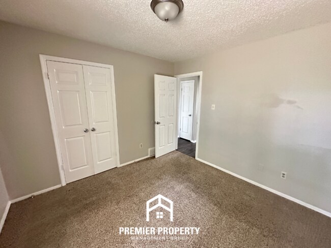 Building Photo - 4479 Shadow Creek St