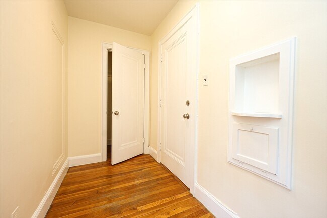 Building Photo - 195 Thomas Burgin Pkwy