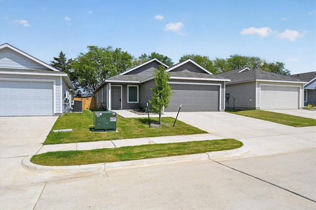 Building Photo - 1429 Erie Dr