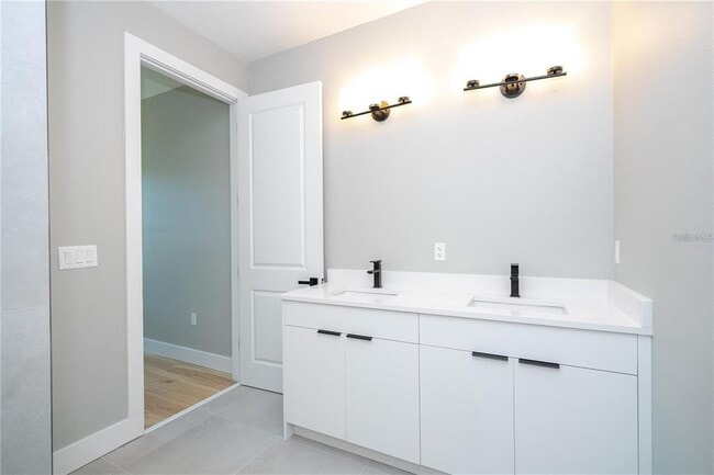 Building Photo - 49 Santa Fe St